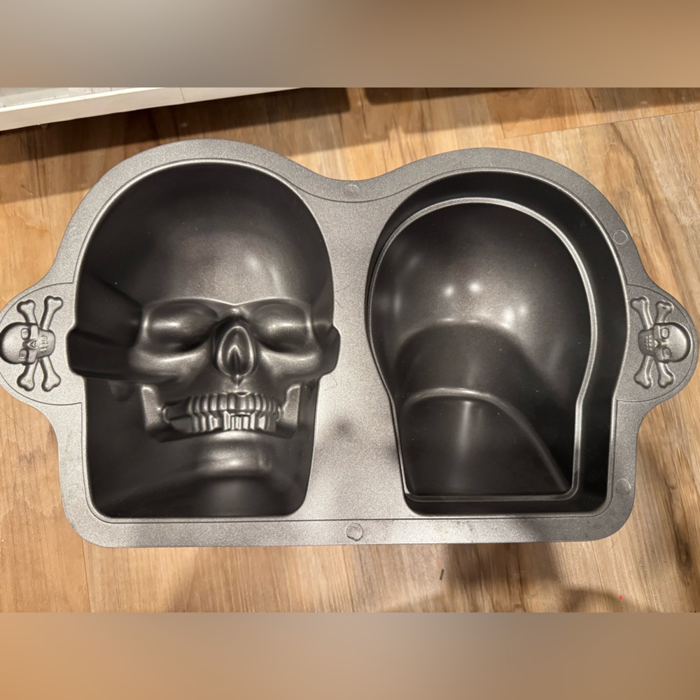 Non-Stick Skull Cake Pan